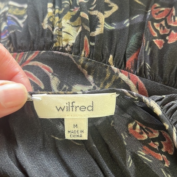 Aritzia Wilfred Nantes Flowy Floral Sleeveless Blouse Size M - Picture 12 of 16